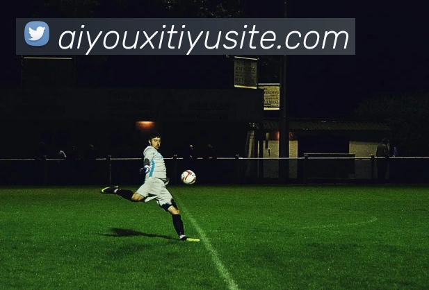 哈登强调主场优势期待后续比赛抓住机会争取胜利